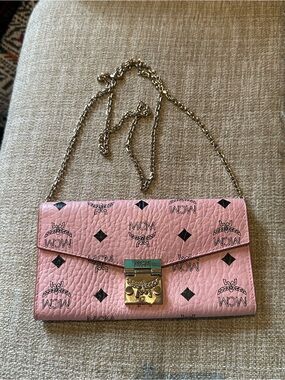 MCM Visetos Patricia Wallet On Chain Soft Pink